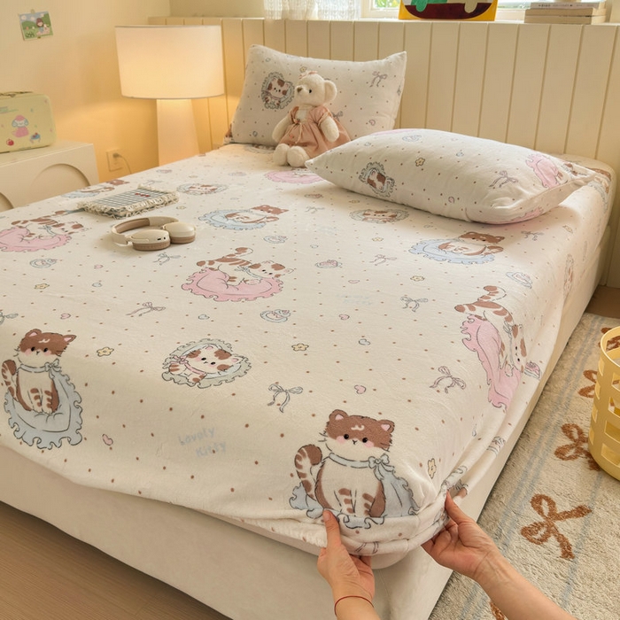 91家纺网 家纺一手货源 找家纺 丽美人家纺 2025年牛奶绒小版印花床笠单床笠床笠单件 奶萌小猫