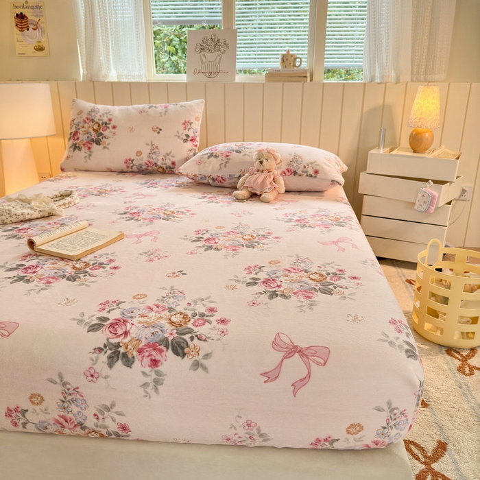 91家纺网 家纺一手货源 找家纺 丽美人家纺 2025年牛奶绒小版印花床笠单床笠床笠单件 春风沐歌