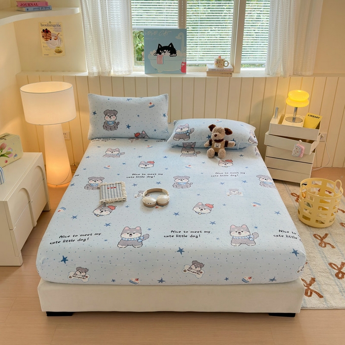 91家纺网 家纺一手货源 找家纺 丽美人家纺 2025年牛奶绒小版印花床笠单床笠床笠单件 甜心猫咪-蓝