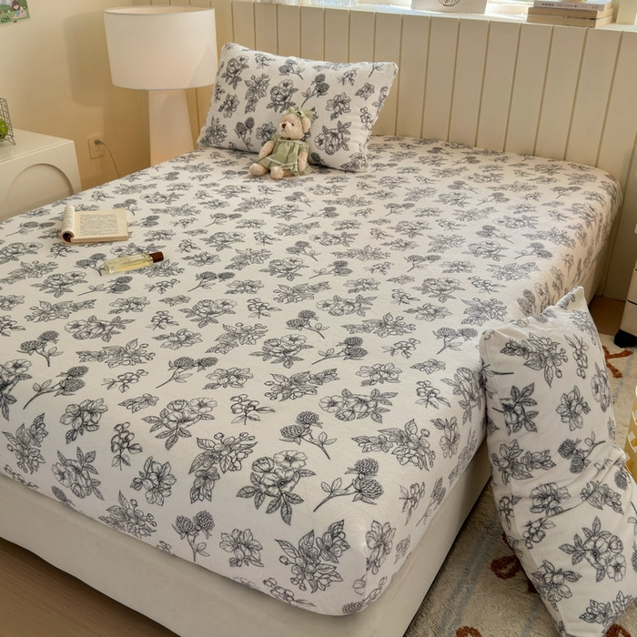 91家纺网 家纺一手货源 找家纺 丽美人家纺 2025年牛奶绒小版印花床笠单床笠床笠单件 复古山茶