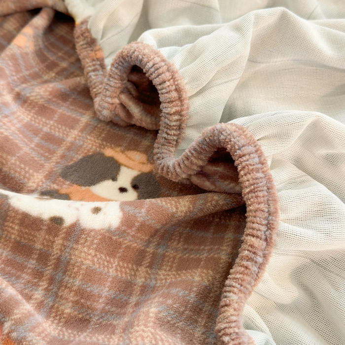 91家纺网 家纺一手货源 找家纺 丽美人家纺 2025年牛奶绒小版印花床笠单床笠床笠单件 英伦小狗