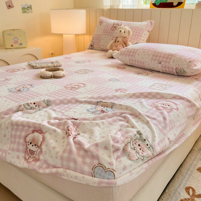 91家纺网 家纺一手货源 找家纺 丽美人家纺 2025年牛奶绒小版印花床笠单床笠床笠单件 萌熊日记