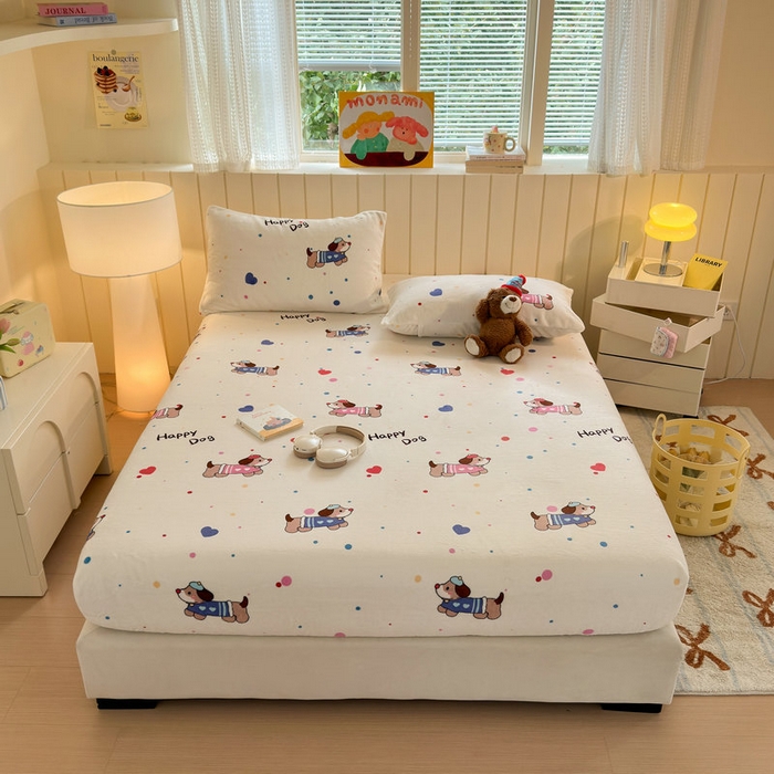 91家纺网 家纺一手货源 找家纺 丽美人家纺 2025年牛奶绒小版印花床笠单床笠床笠单件 甜品腊肠狗