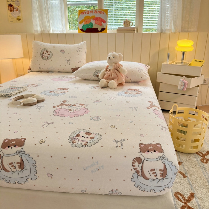 91家纺网 家纺一手货源 找家纺 丽美人家纺 2025年牛奶绒小版印花床笠单床笠床笠单件 奶萌小猫