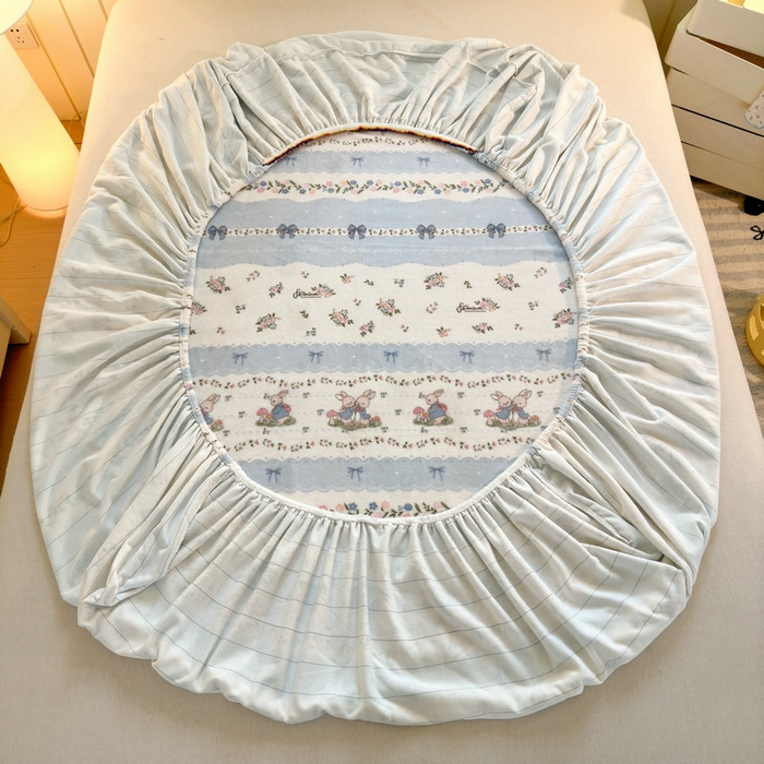 91家纺网 家纺一手货源 找家纺 丽美人家纺 2025年牛奶绒小版印花床笠单床笠床笠单件 花边小兔