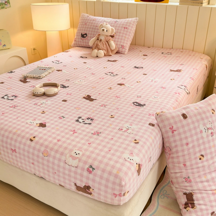 91家纺网 家纺一手货源 找家纺 丽美人家纺 2025年牛奶绒小版印花床笠单床笠床笠单件 格子小狗