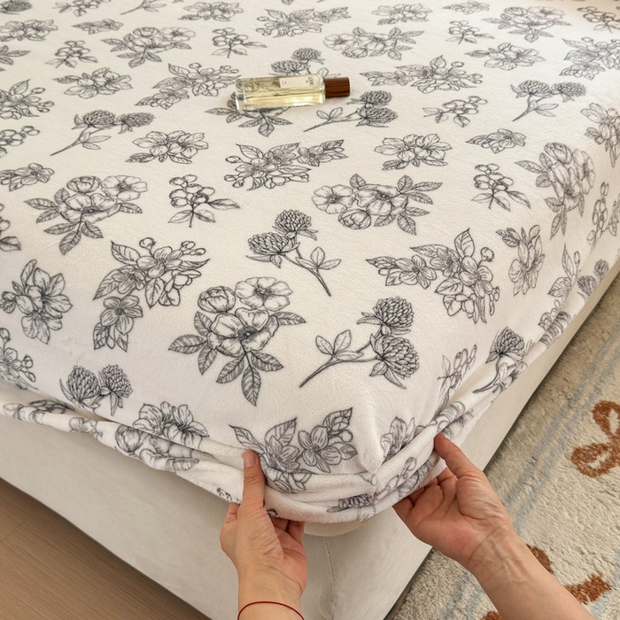 91家纺网 家纺一手货源 找家纺 丽美人家纺 2025年牛奶绒小版印花床笠单床笠床笠单件 复古山茶