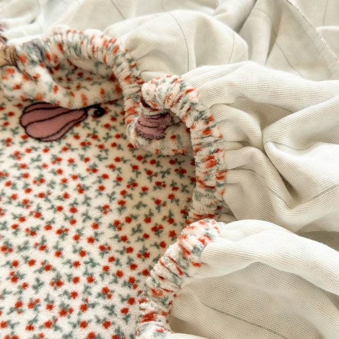 91家纺网 家纺一手货源 找家纺 丽美人家纺 2025年牛奶绒小版印花床笠单床笠床笠单件 春日女孩