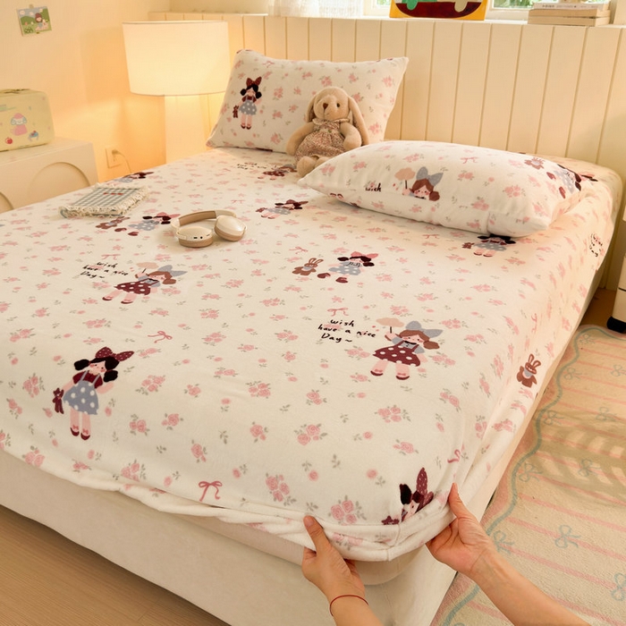 91家纺网 家纺一手货源 找家纺 丽美人家纺 2025年牛奶绒小版印花床笠单床笠床笠单件 玫瑰女孩