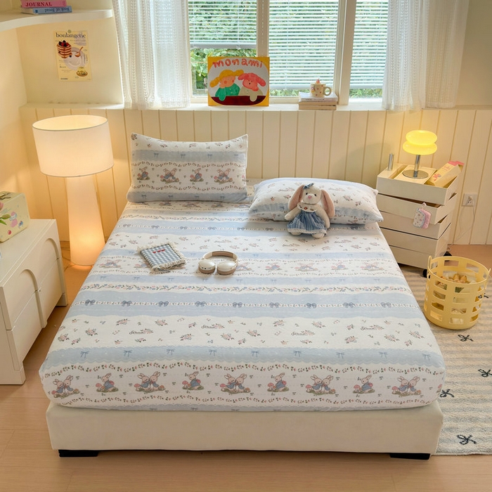 91家纺网 家纺一手货源 找家纺 丽美人家纺 2025年牛奶绒小版印花床笠单床笠床笠单件 花边小兔