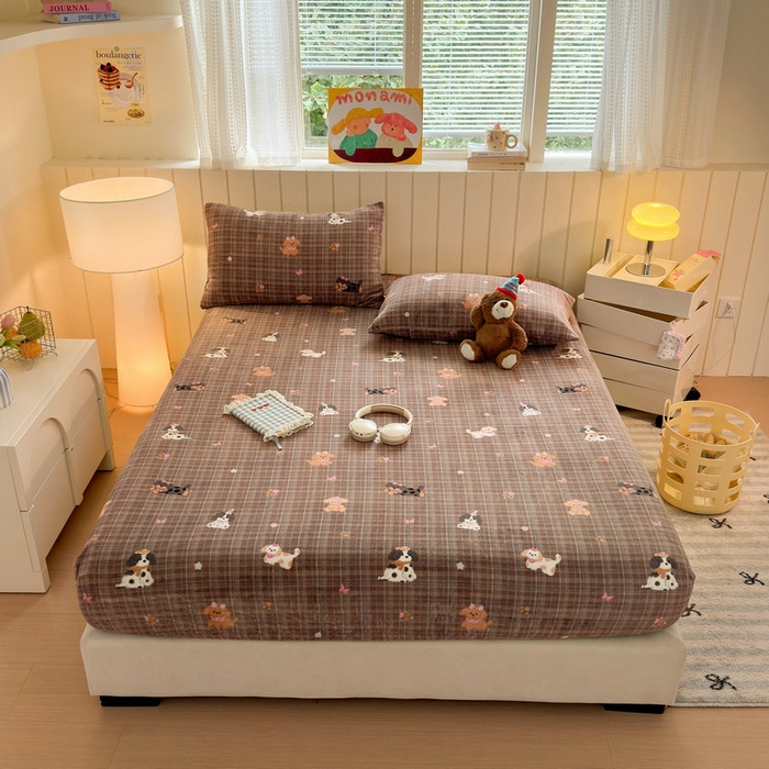 91家纺网 家纺一手货源 找家纺 丽美人家纺 2025年牛奶绒小版印花床笠单床笠床笠单件 英伦小狗