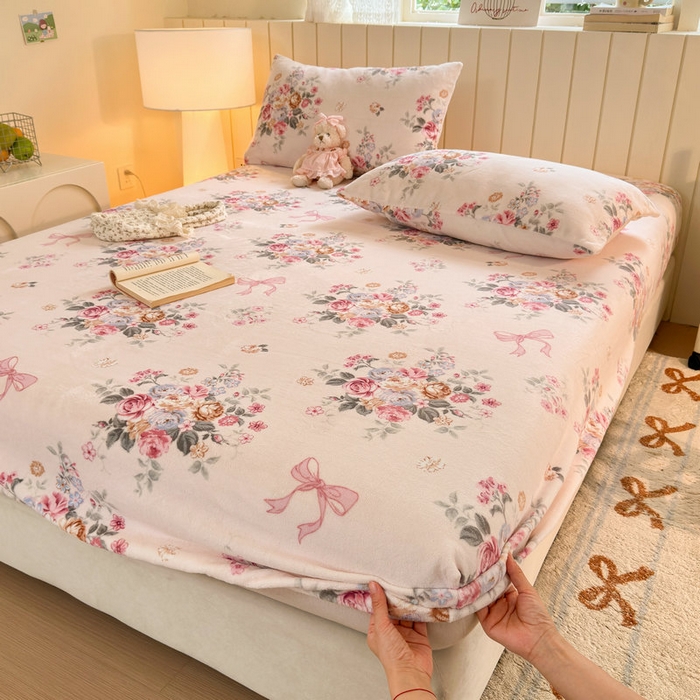 91家纺网 家纺一手货源 找家纺 丽美人家纺 2025年牛奶绒小版印花床笠单床笠床笠单件 春风沐歌