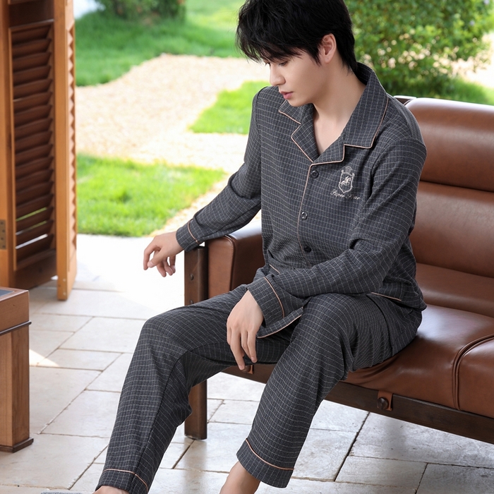 91家纺网 家纺一手货源 找家纺 洛兰沙家居馆 2025新款德绒绵竹加厚300克情侣睡衣男女款睡衣（翻领） 251703（男款）