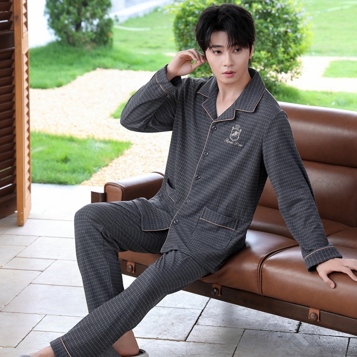 91家纺网 家纺一手货源 找家纺 洛兰沙家居馆 2025新款德绒绵竹加厚300克情侣睡衣男女款睡衣（翻领） 251703（男款）