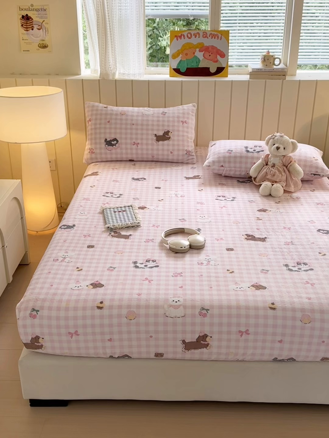 91家纺网 家纺一手货源 找家纺 丽美人家纺 2025年牛奶绒小版印花床笠单床笠床笠单件 格子小狗