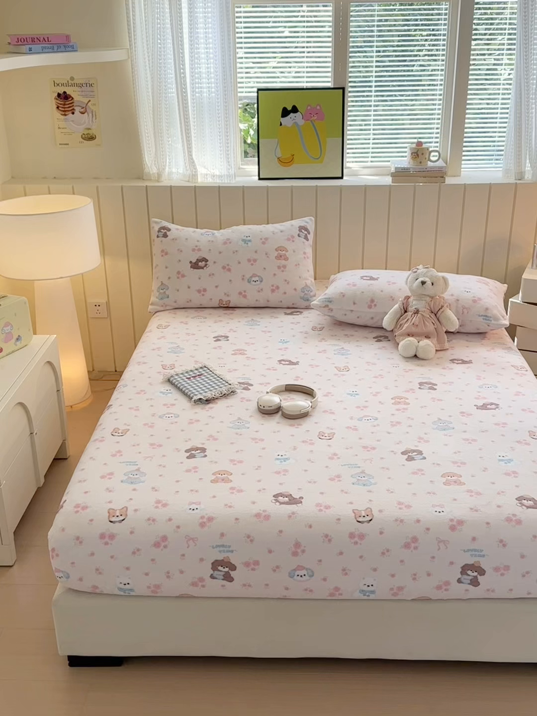 91家纺网 家纺一手货源 找家纺 丽美人家纺 2025年牛奶绒小版印花床笠单床笠床笠单件 油画小萌物