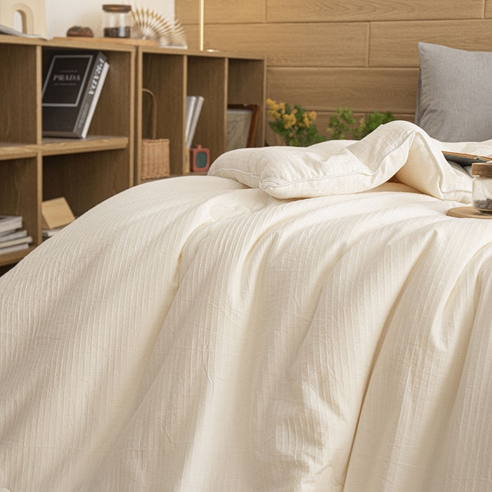 91家纺网 家纺一手货源 找家纺 （总）纪梵茜 2025新款59%豆朴原棉大豆被子被芯场景二