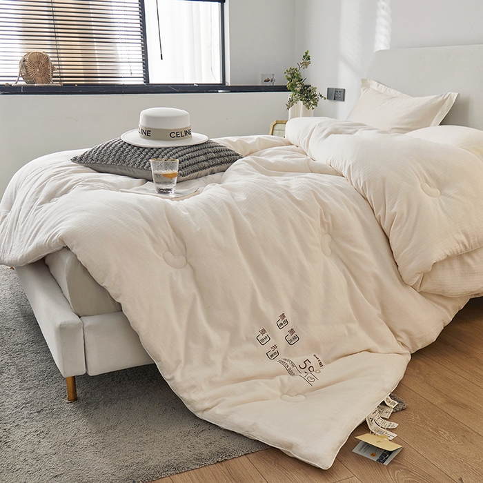 91家纺网 家纺一手货源 找家纺 （总）纪梵茜 2025新款59%豆朴原棉大豆被子被芯场景一