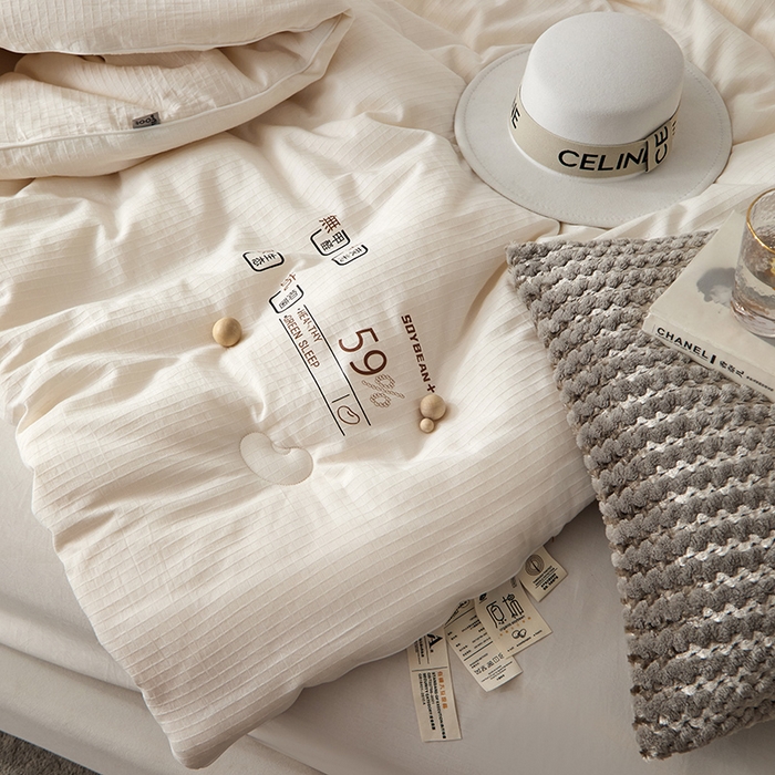 91家纺网 家纺一手货源 找家纺 （总）纪梵茜 2025新款59%豆朴原棉大豆被子被芯场景一