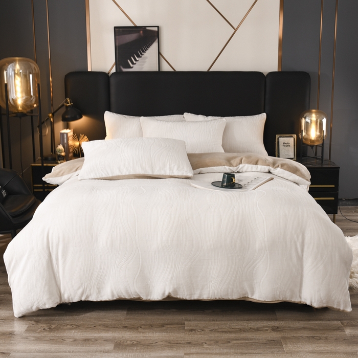 91家纺网 家纺一手货源 找家纺 米瑞娜 2025新款牛奶绒四件套 律动-白卡其