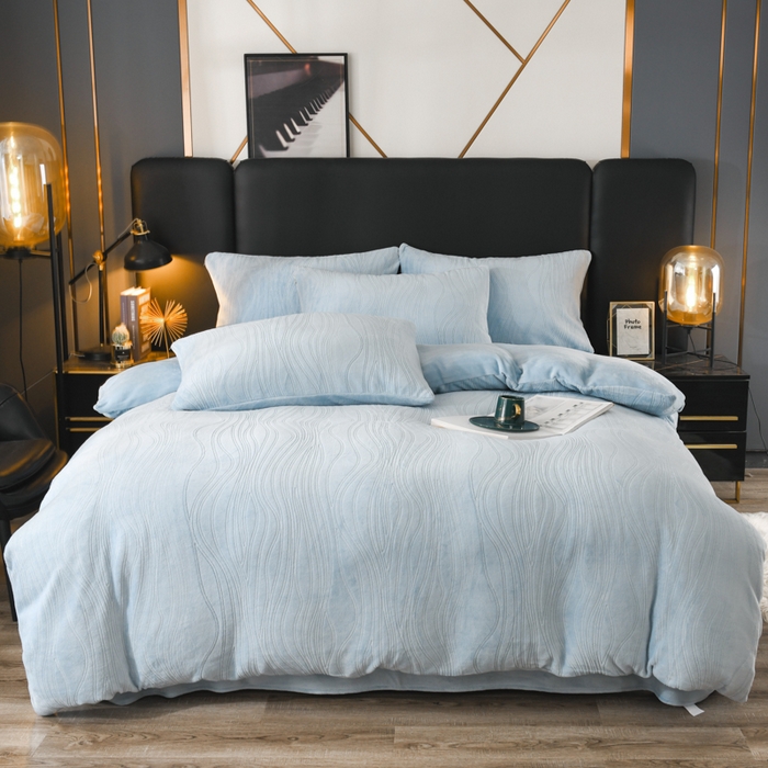 91家纺网 家纺一手货源 找家纺 米瑞娜 2025新款牛奶绒四件套 律动-天蓝