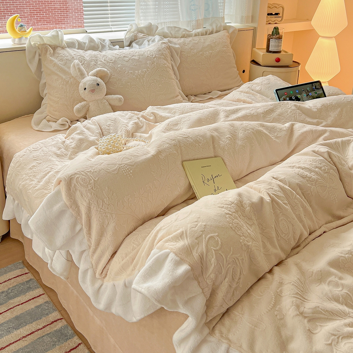亿梵家居 2025新款法式花边款A类5D牛奶绒立体雕花四件套（提供买家秀） 花边款  芙洛拉-奶油白