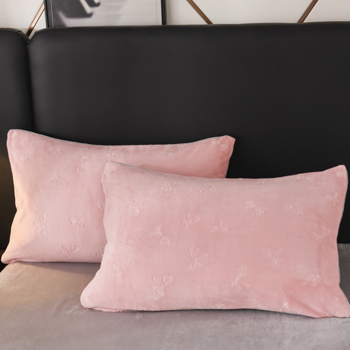 91家纺网 家纺一手货源 找家纺 米瑞娜 2025新款牛奶绒四件套 蝴蝶结-粉灰