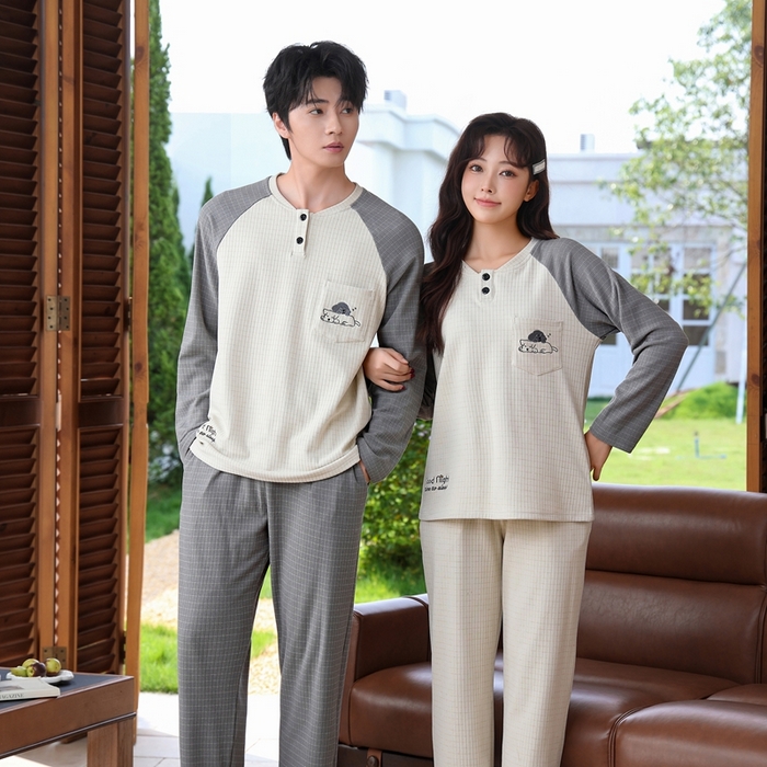 91家纺网 家纺一手货源 找家纺 洛兰沙家居馆 2025新款德绒绵竹加厚300克情侣睡衣男女款睡衣（翻领） 259750（情侣款女）