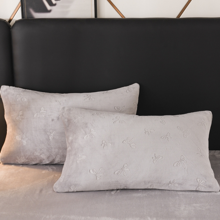 91家纺网 家纺一手货源 找家纺 米瑞娜 2025新款牛奶绒四件套 蝴蝶结-浅灰