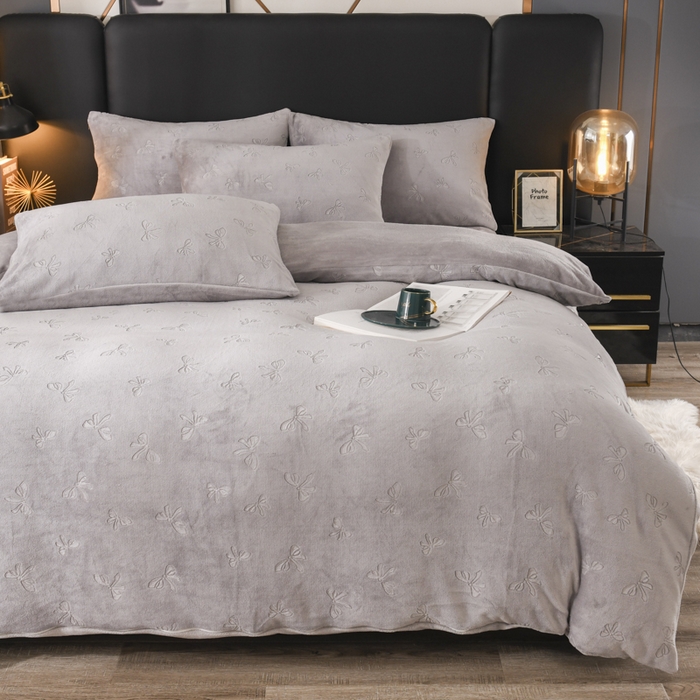 91家纺网 家纺一手货源 找家纺 米瑞娜 2025新款牛奶绒四件套 蝴蝶结-浅灰