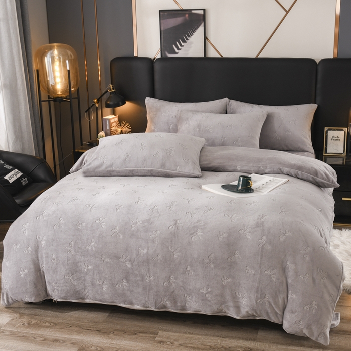 91家纺网 家纺一手货源 找家纺 米瑞娜 2025新款牛奶绒四件套 蝴蝶结-浅灰