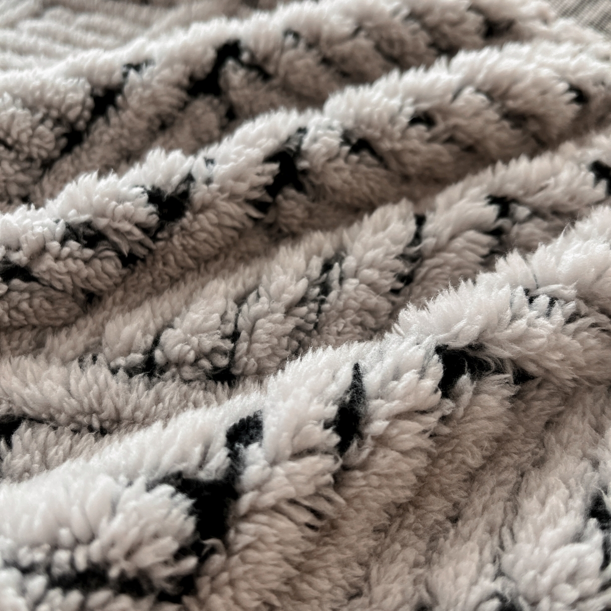 91家纺网 家纺一手货源 找家纺 （总）欧邦 2025新款提花暖阳舒棉绒单床笠-梦境