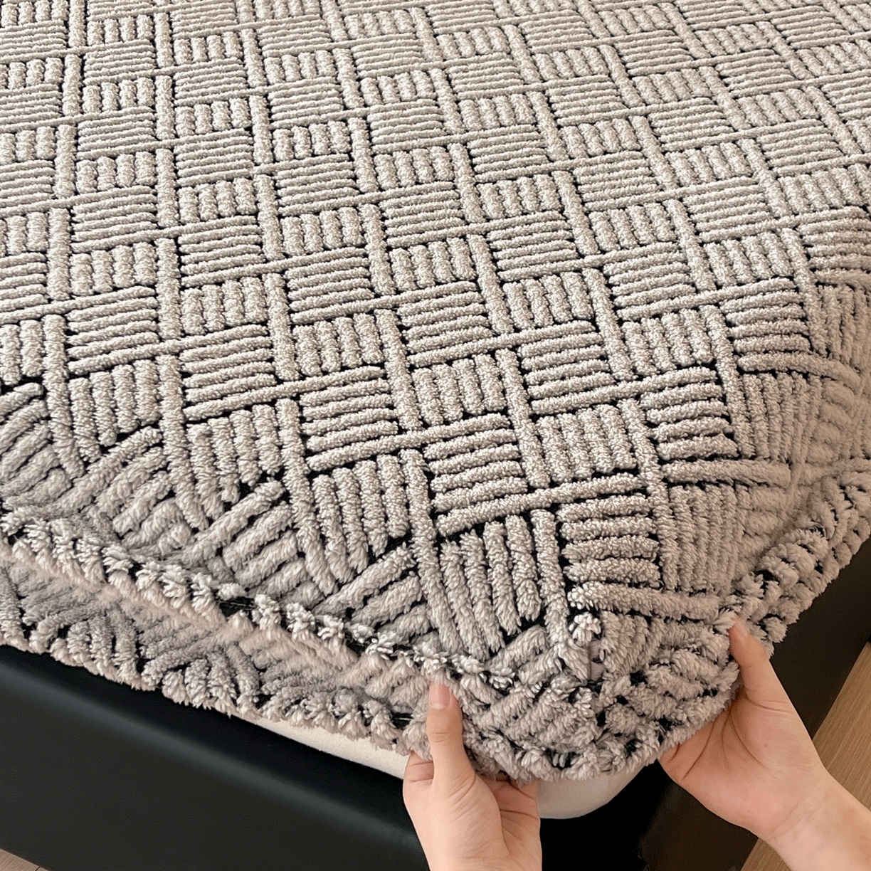 91家纺网 家纺一手货源 找家纺 （总）欧邦 2025新款提花暖阳舒棉绒单床笠-梦境