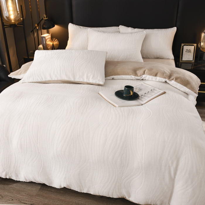 91家纺网 家纺一手货源 找家纺 米瑞娜 2025新款牛奶绒四件套 律动-白卡其