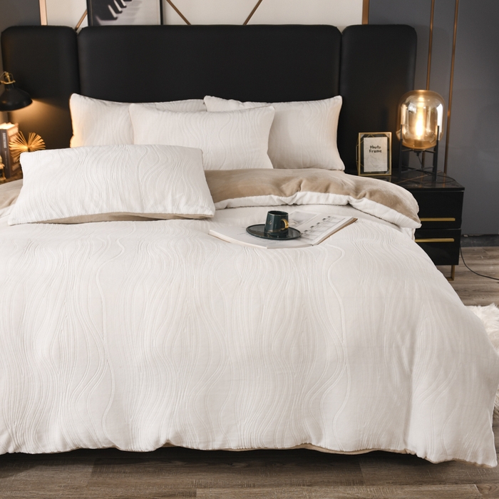 91家纺网 家纺一手货源 找家纺 米瑞娜 2025新款牛奶绒四件套 律动-白卡其