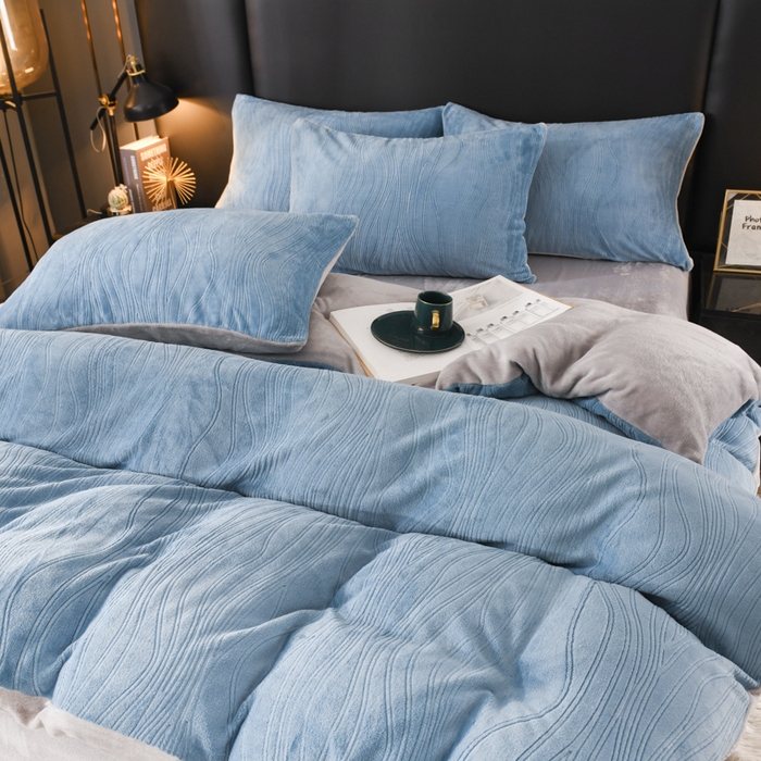 91家纺网 家纺一手货源 找家纺 米瑞娜 2025新款牛奶绒四件套 律动-蓝灰