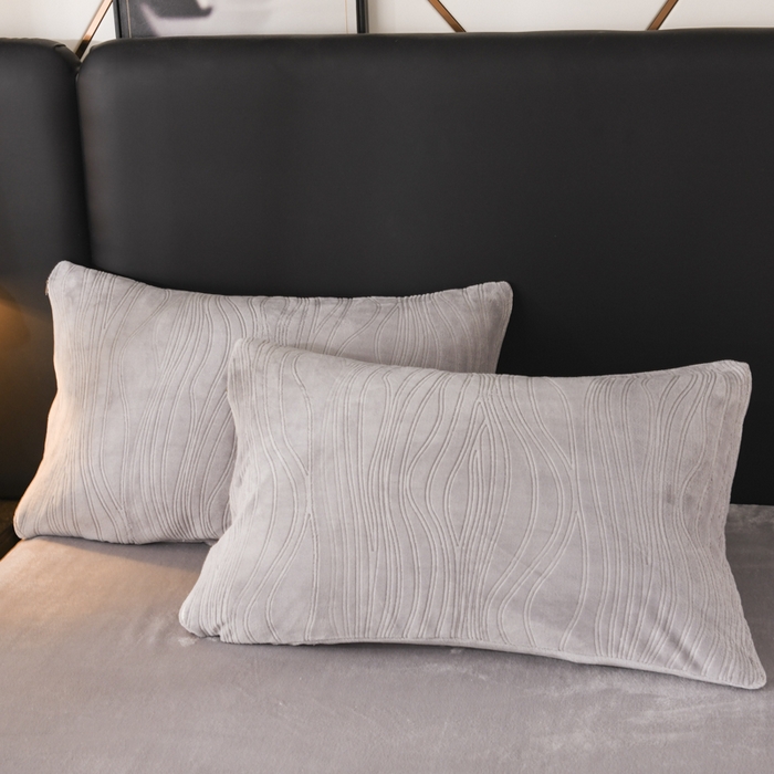 91家纺网 家纺一手货源 找家纺 米瑞娜 2025新款牛奶绒四件套 律动-浅灰