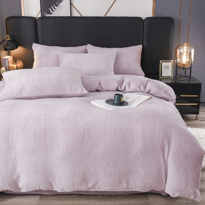 91家纺网 家纺一手货源 找家纺 米瑞娜 2025新款牛奶绒四件套 律动-香芋紫