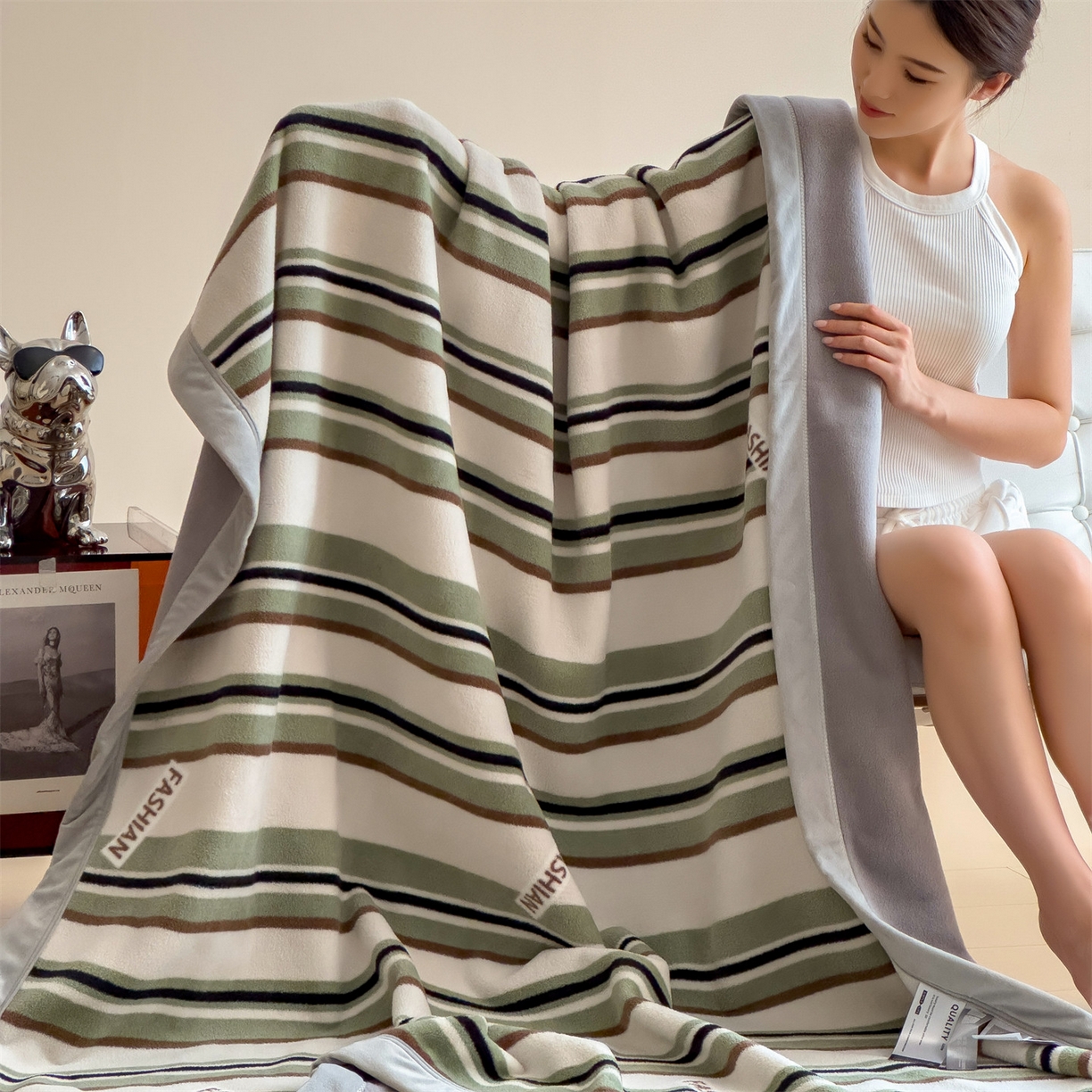 91家纺网 家纺一手货源 找家纺 丝幔家纺 2025新款羊绵绒双层印花毛毯毯子 落日漫游