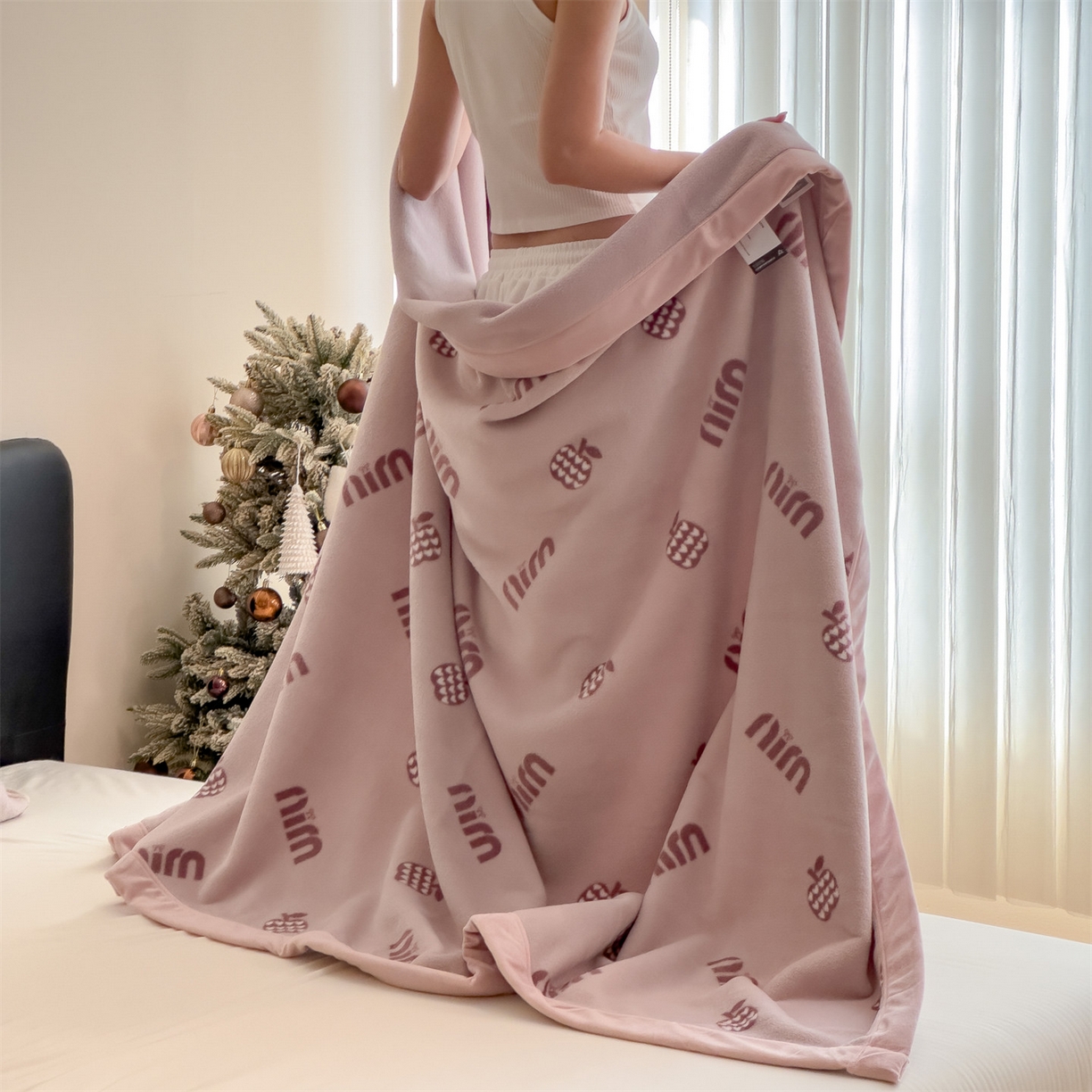 91家纺网 家纺一手货源 找家纺 丝幔家纺 2025新款羊绵绒双层印花毛毯毯子 七七之念