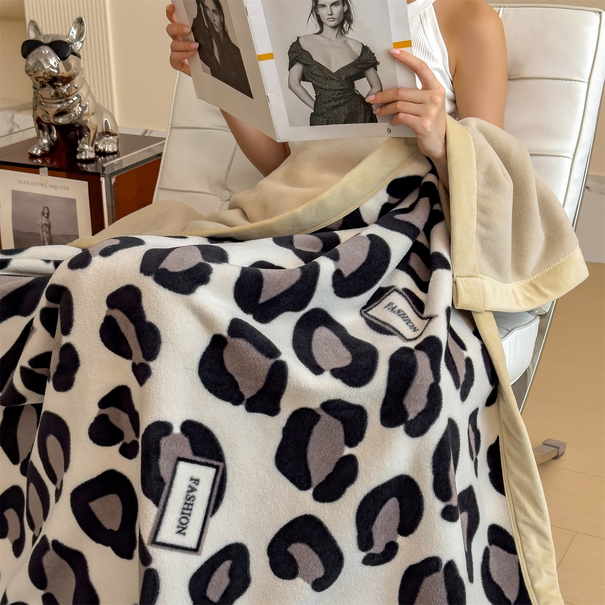 91家纺网 家纺一手货源 找家纺 丝幔家纺 2025新款羊绵绒双层印花毛毯毯子 豹纹星尘