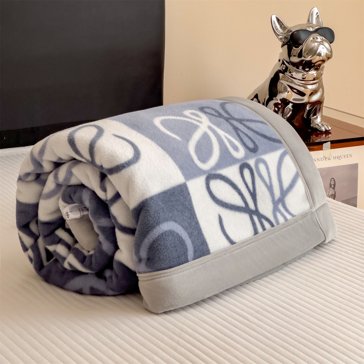 91家纺网 家纺一手货源 找家纺 丝幔家纺 2025新款羊绵绒双层印花毛毯毯子 暮光 蓝