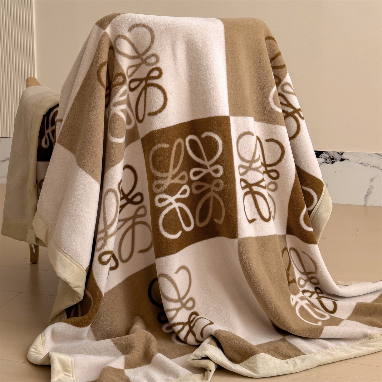 91家纺网 家纺一手货源 找家纺 丝幔家纺 2025新款羊绵绒双层印花毛毯毯子 暮光 咖