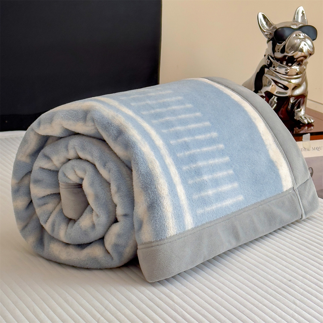 91家纺网 家纺一手货源 找家纺 丝幔家纺 2025新款羊绵绒双层印花毛毯毯子 时光线条