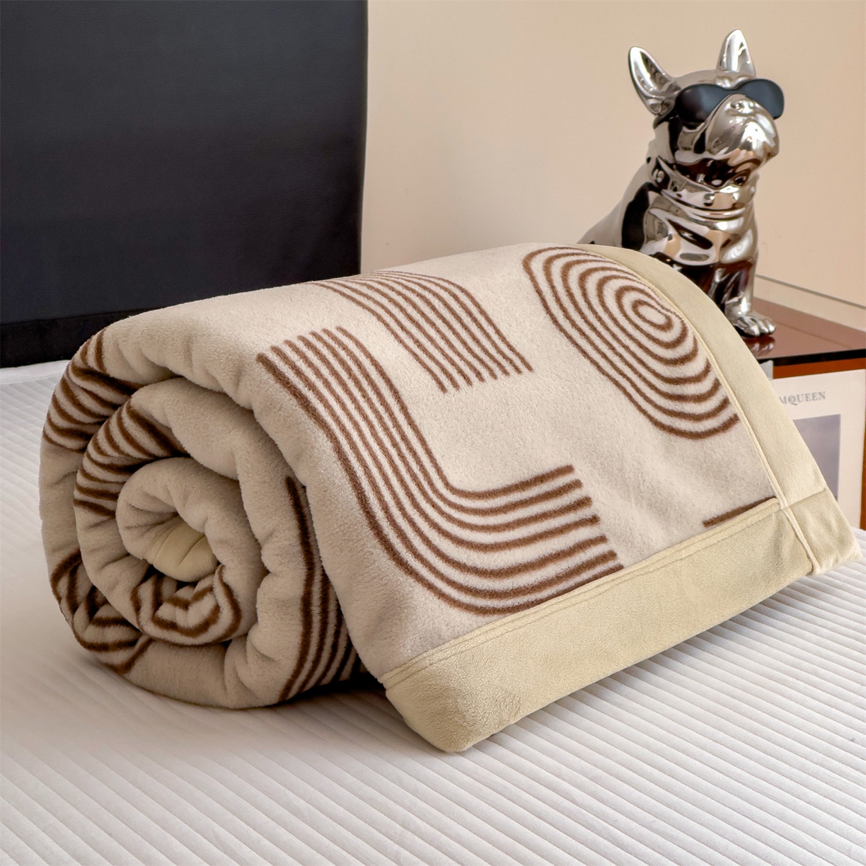 91家纺网 家纺一手货源 找家纺 丝幔家纺 2025新款羊绵绒双层印花毛毯毯子 塔米洛 咖