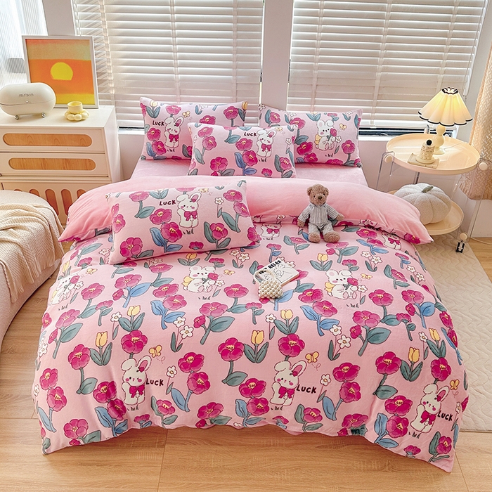 91家纺网 家纺一手货源 找家纺 斯卡诺家纺 2025小清新加厚高克重牛奶绒四件套网红直播爆款 萌萌兔