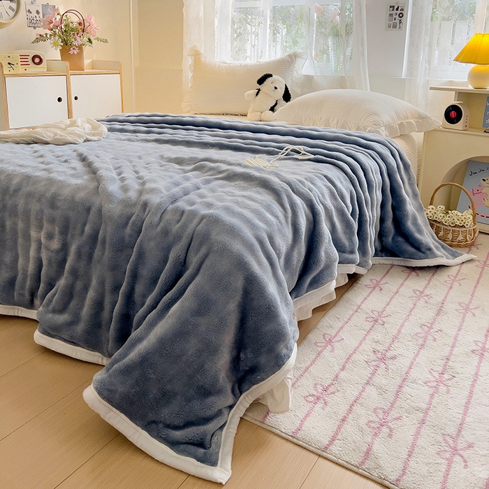 91家纺网 家纺一手货源 找家纺 启发 2025新款泡泡牛奶绒毛毯 泡泡蓝灰