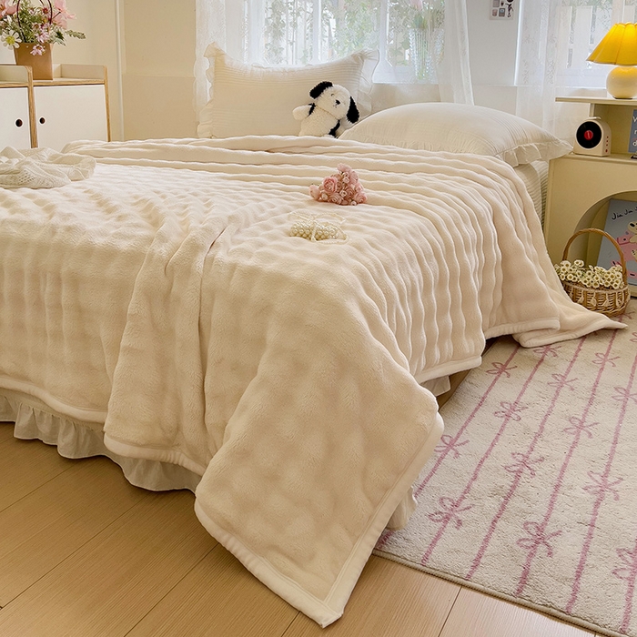 91家纺网 家纺一手货源 找家纺 启发 2025新款泡泡牛奶绒毛毯 泡泡奶白