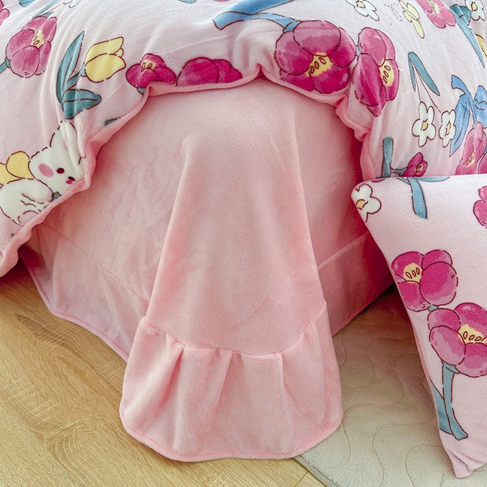 91家纺网 家纺一手货源 找家纺 斯卡诺家纺 2025小清新加厚高克重牛奶绒四件套网红直播爆款 萌萌兔