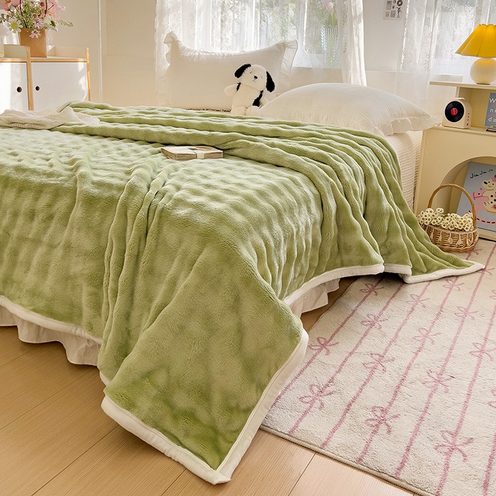 91家纺网 家纺一手货源 找家纺 启发 2025新款泡泡牛奶绒毛毯 泡泡奶绿